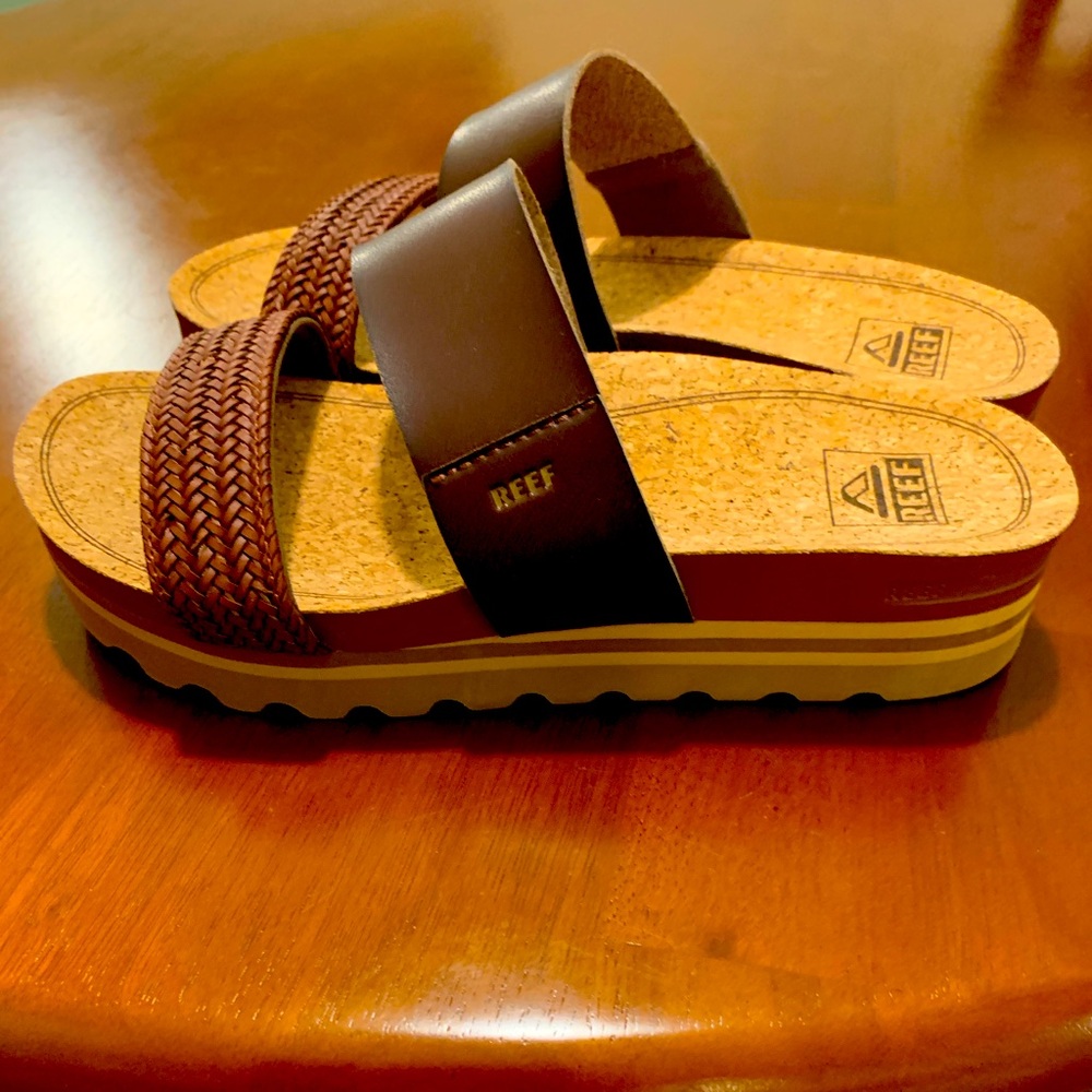 Reef Shoes Cushion Vista Brown Hi Sandals
Worn once